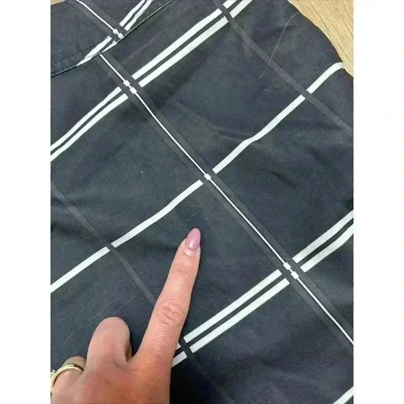 The North Face Men's Board Shorts Trunks Sz 36 Black Plaid Never Stop Exploring - Picture 9 of 10